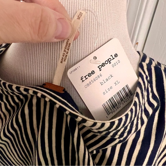 Free People Wrapped Around My Finger Wrap Top B2 - Picture 6 of 7